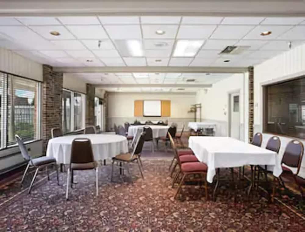 Ramada By Wyndham Sioux City Eksteriør billede